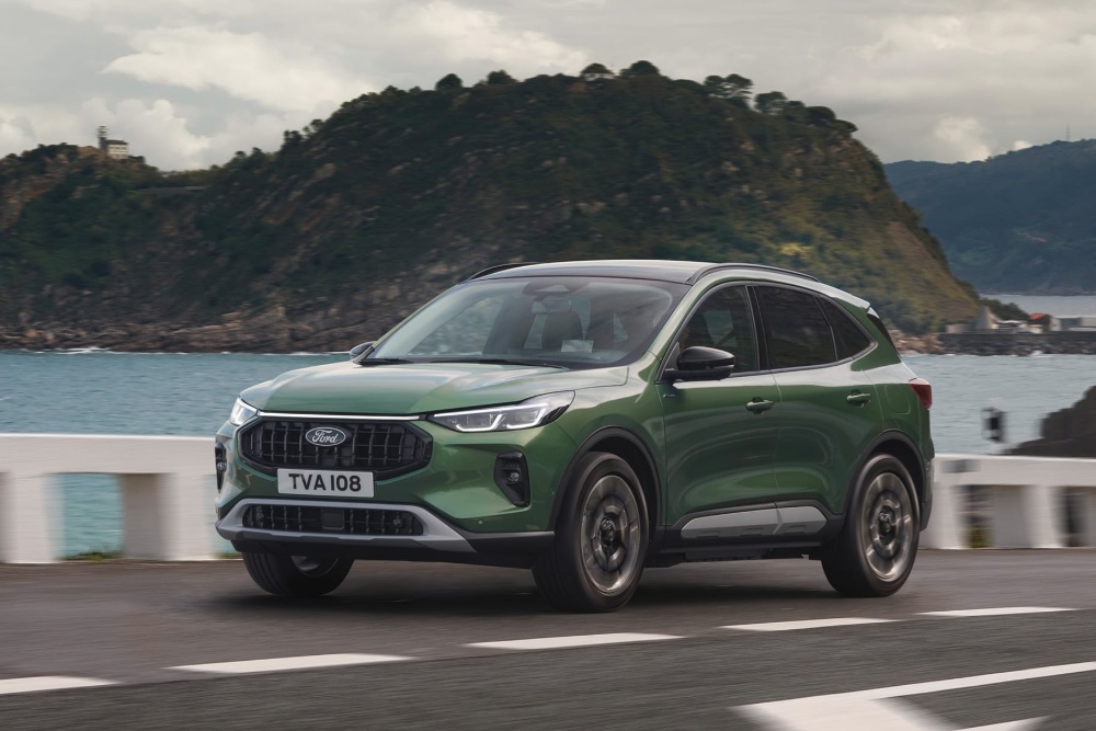 Green Ford Kuga 